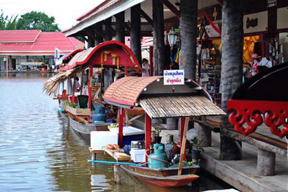sam-phan-nam-ffloating-market-hua-hin-2